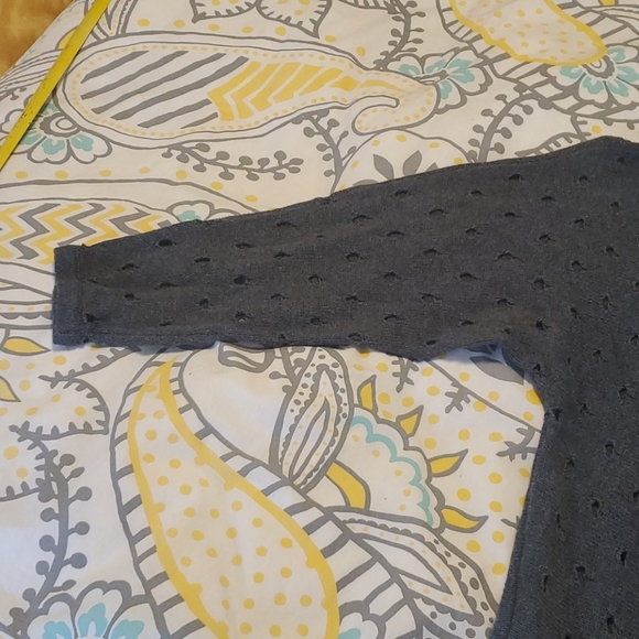 Sweater - Picture 4 of 6